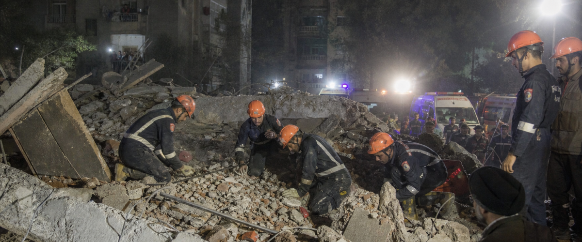 A five-storey building near Saket Metro station in South Delhi collapsed, killing 4 and injuring 10.